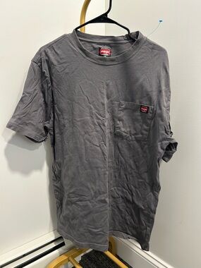Wrangler Short Sleeve Pocket Tee in Charcoal Gray